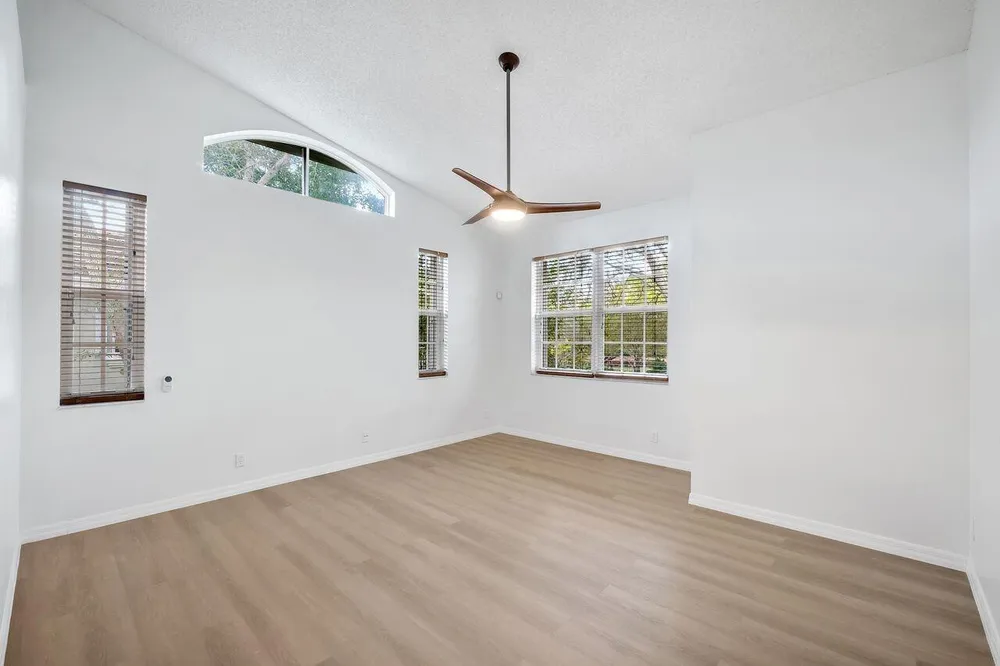 12342 NW 10th Dr, Coral Springs, FL 33071