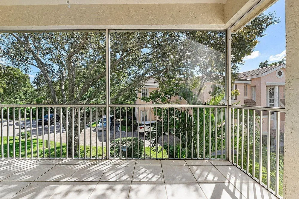 12342 NW 10th Dr, Coral Springs, FL 33071