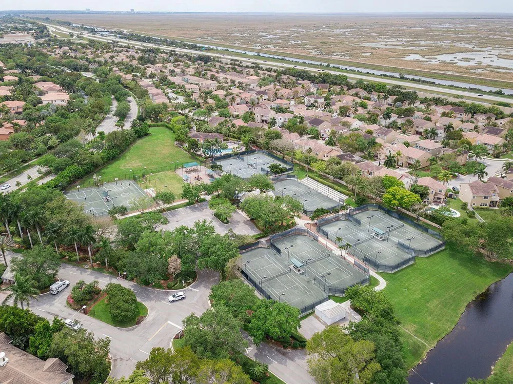 12342 NW 10th Dr, Coral Springs, FL 33071