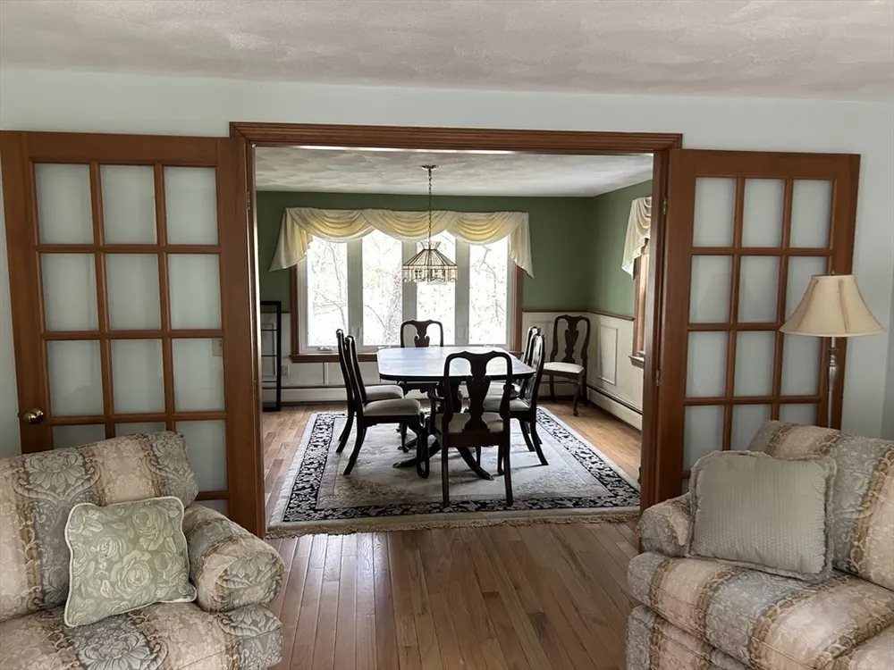 9 College Pond Dr, Danvers, MA 01923