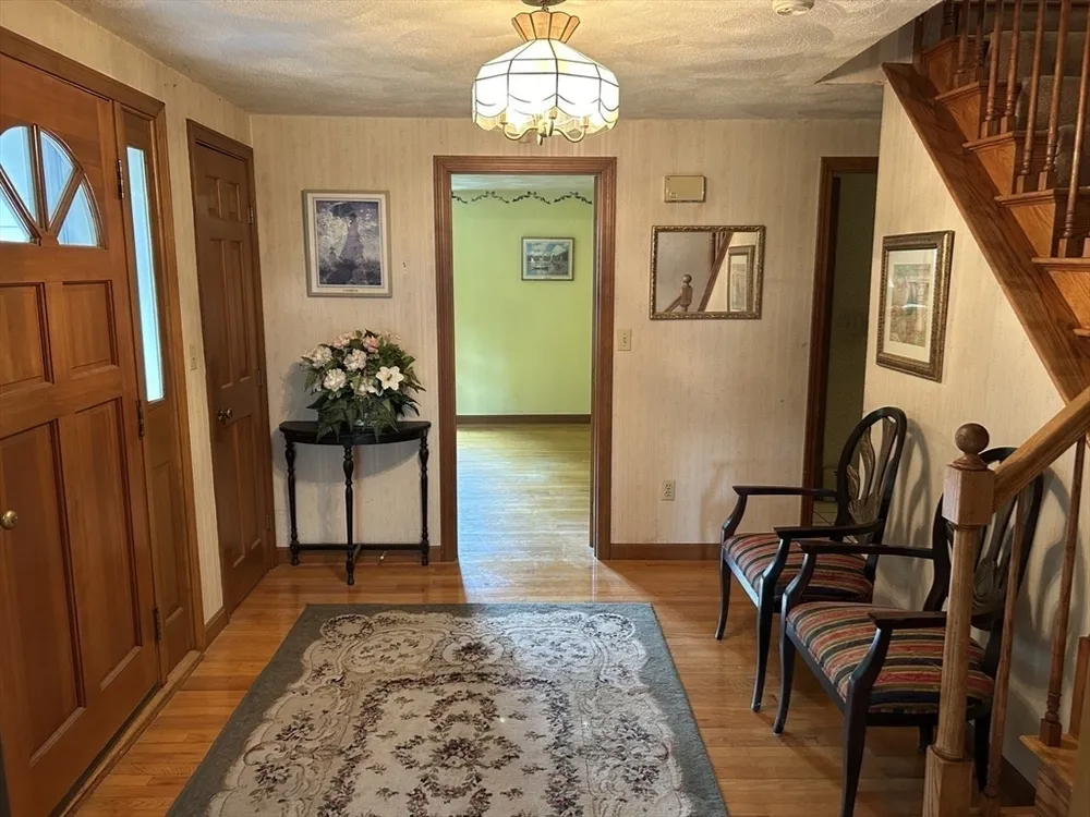 9 College Pond Dr, Danvers, MA 01923