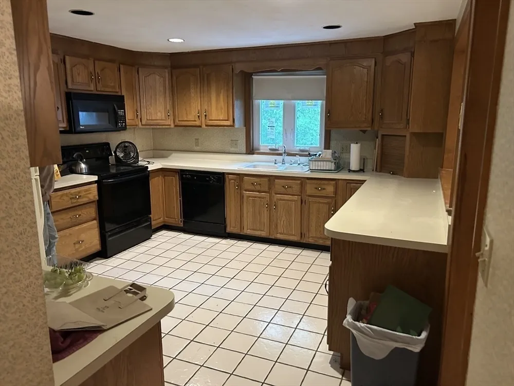 9 College Pond Dr, Danvers, MA 01923