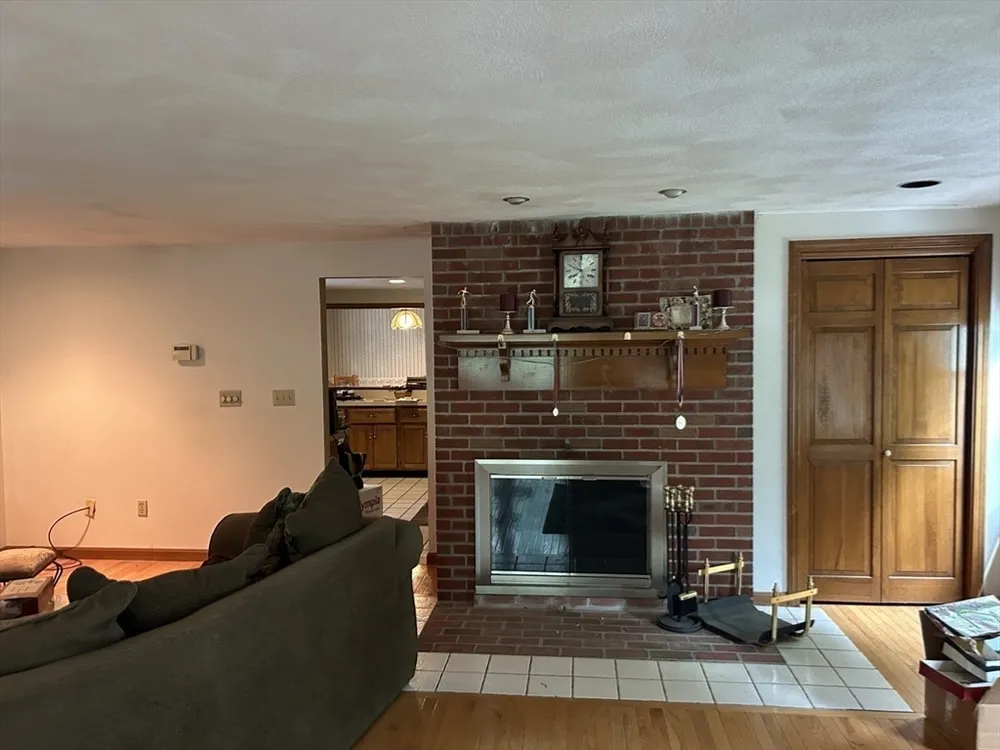 9 College Pond Dr, Danvers, MA 01923