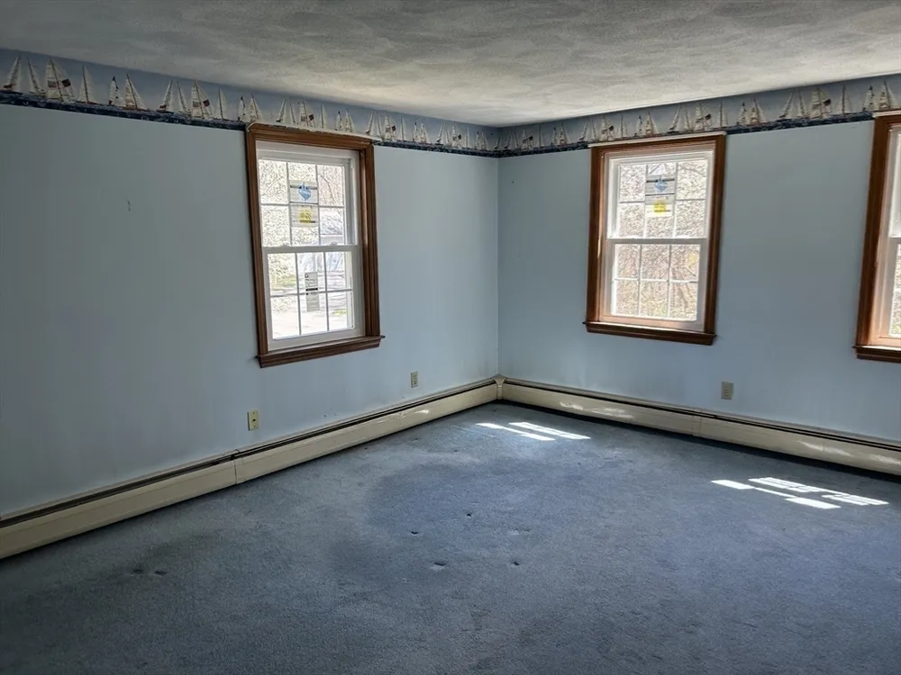 9 College Pond Dr, Danvers, MA 01923