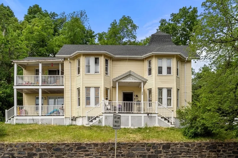 548 Salem St, Malden, MA 02148