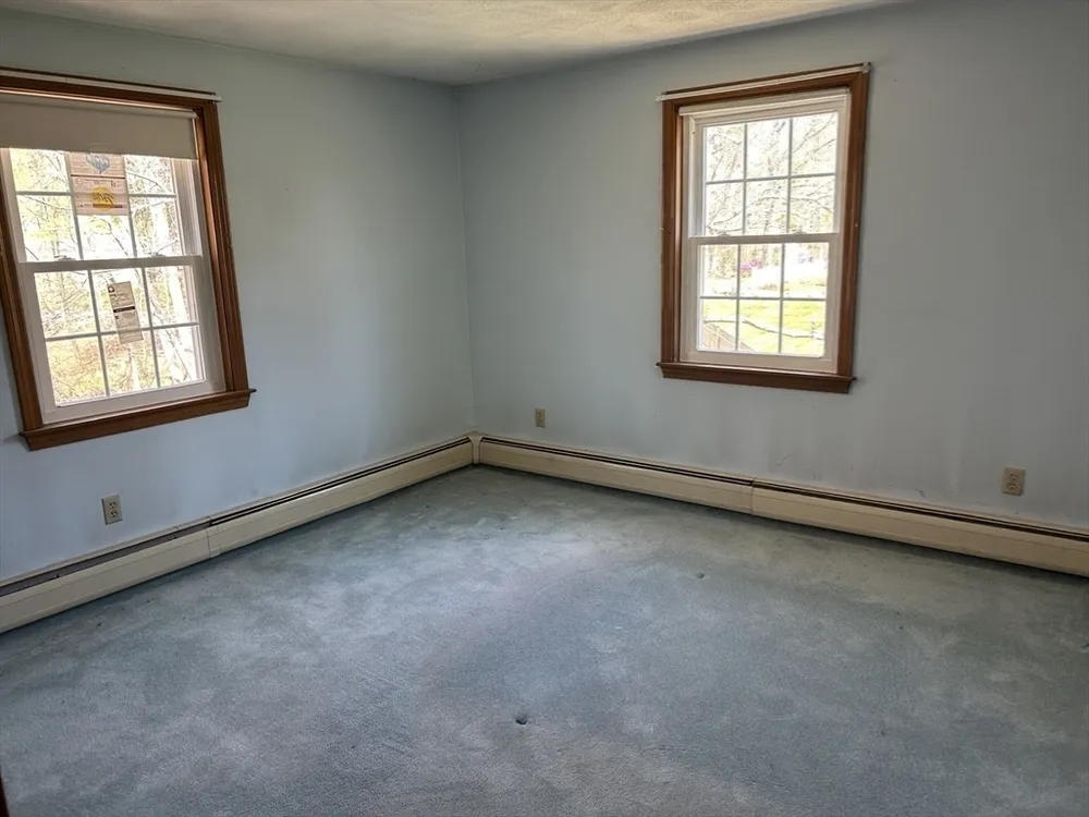 9 College Pond Dr, Danvers, MA 01923