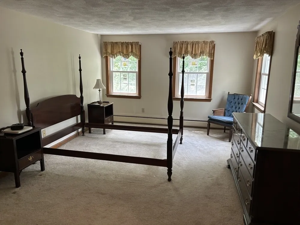 9 College Pond Dr, Danvers, MA 01923