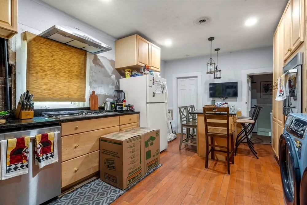 548 Salem St, Malden, MA 02148