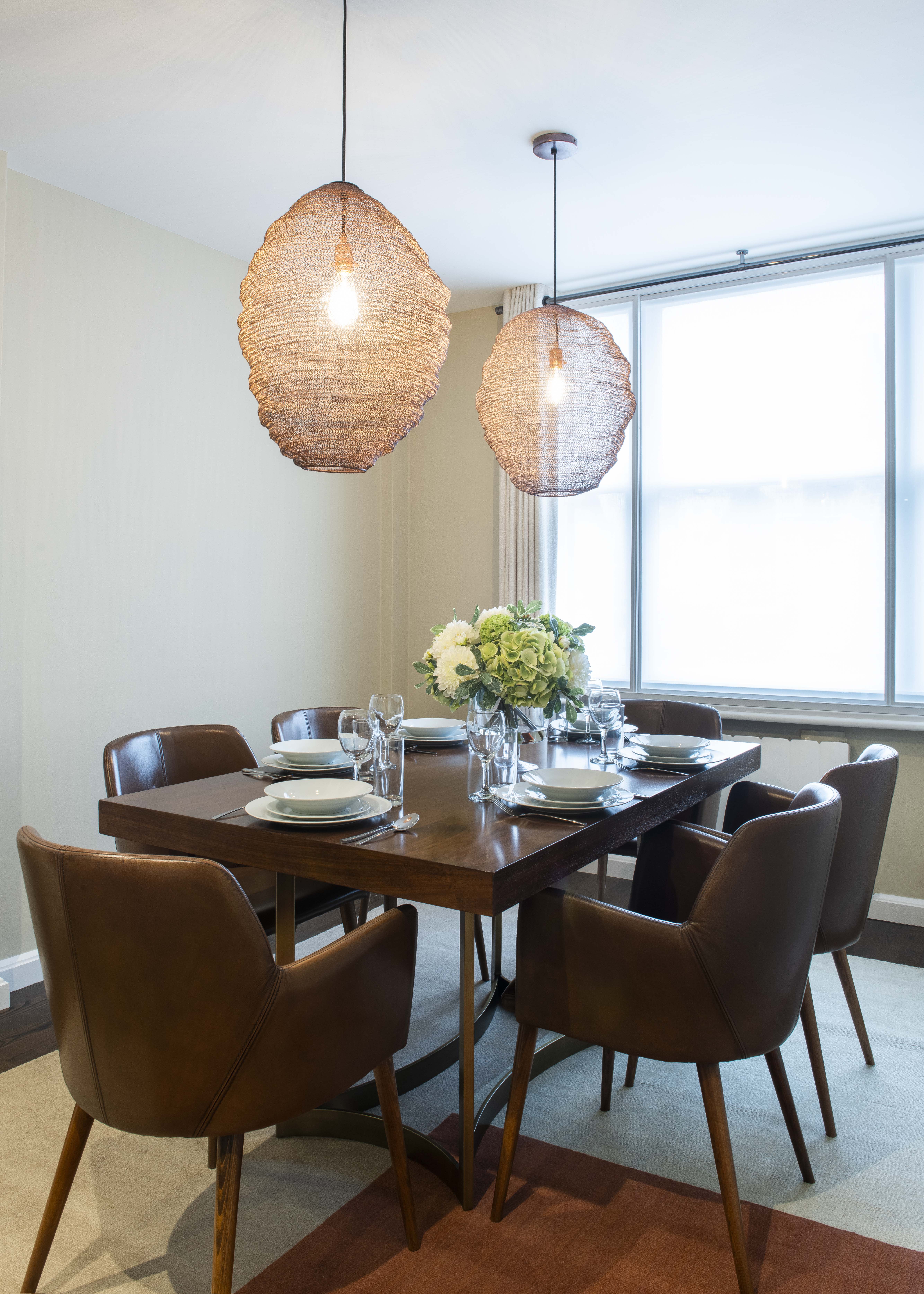 Luxury Three Bedroom Apartment To Let  Hill Street  W1 Image 4