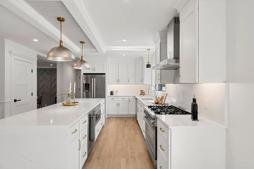 4 Fitzpatrick Ln, Billerica, MA 01862
