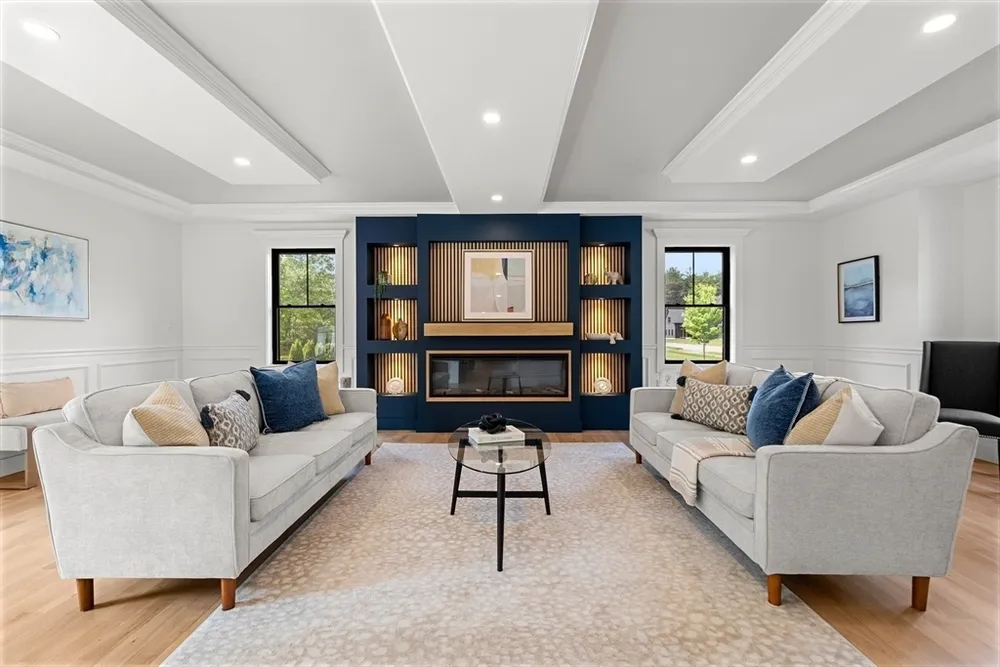 4 Fitzpatrick Ln, Billerica, MA 01862