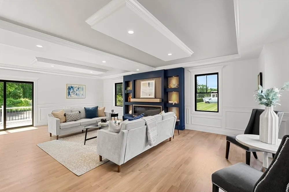 4 Fitzpatrick Ln, Billerica, MA 01862