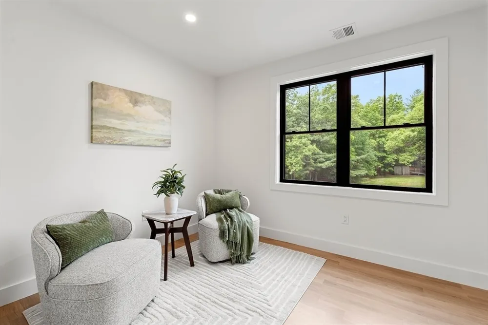 4 Fitzpatrick Ln, Billerica, MA 01862