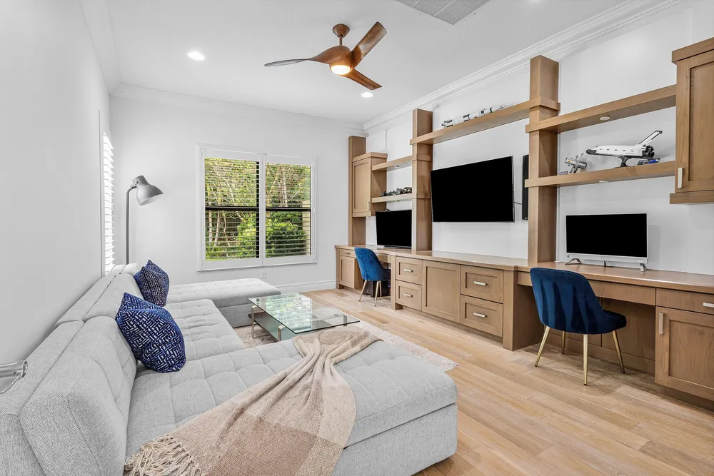 8748 Lewis River Rd, Delray Beach, FL 33446