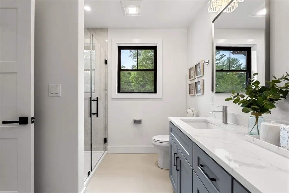 4 Fitzpatrick Ln, Billerica, MA 01862