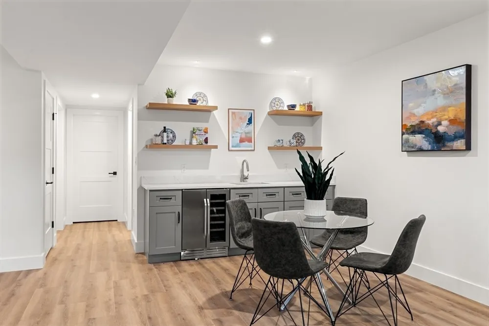 4 Fitzpatrick Ln, Billerica, MA 01862