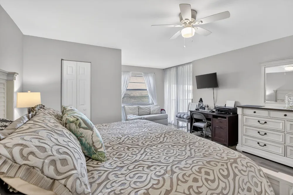 3910 Inverrary Blvd, Lauderhill, FL 33319