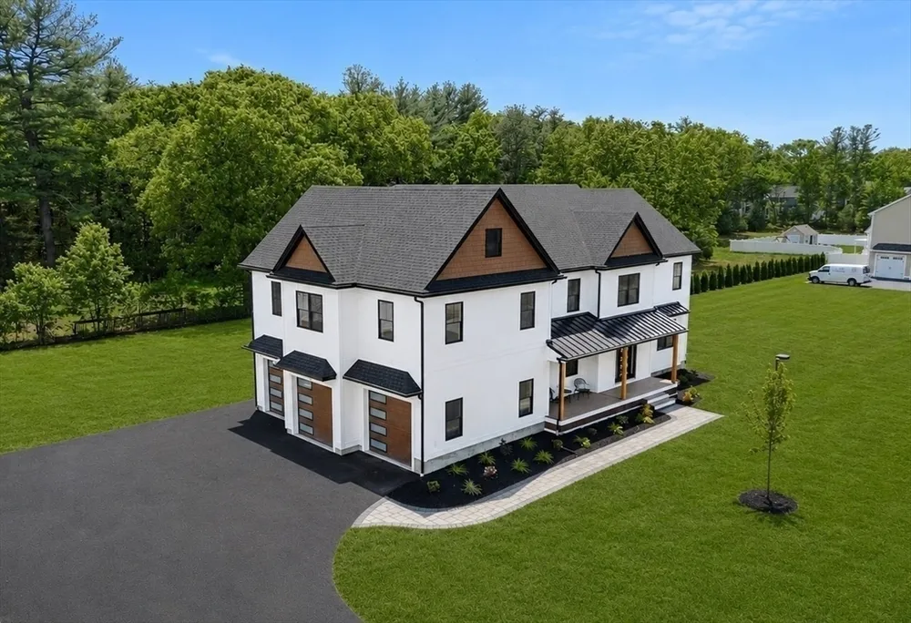 4 Fitzpatrick Ln, Billerica, MA 01862