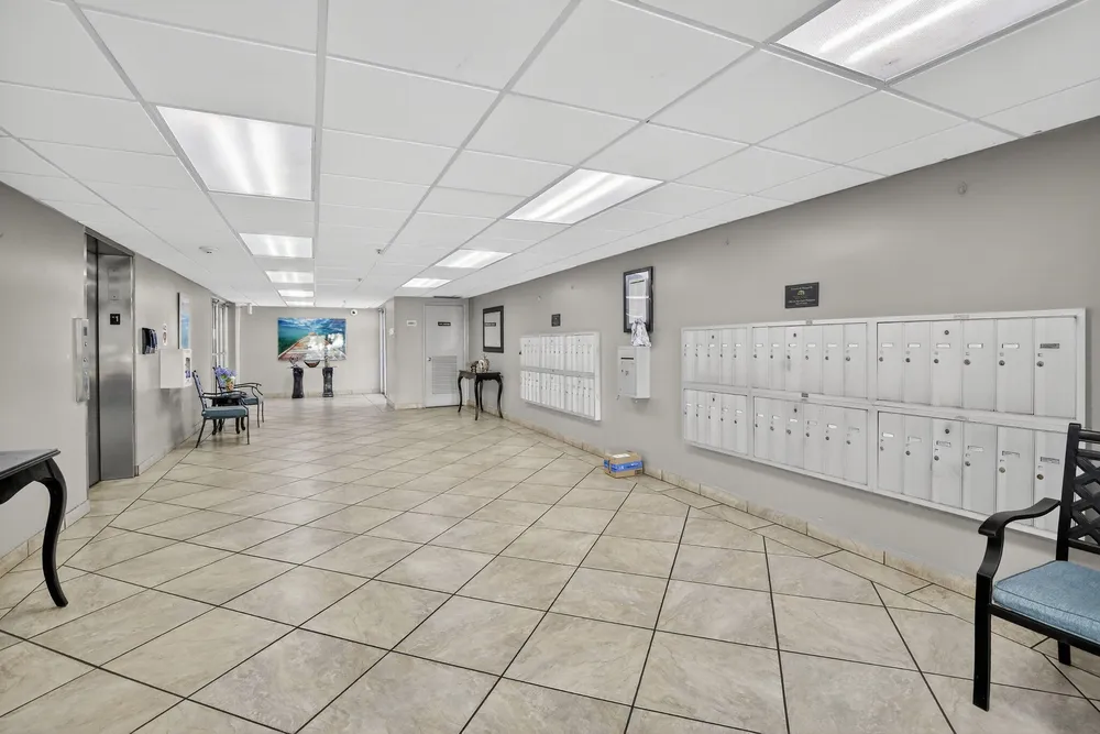 3910 Inverrary Blvd, Lauderhill, FL 33319