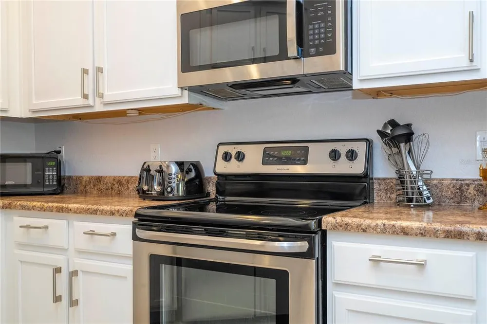 3050 Pirates Retreat Ct, Kissimmee, FL 34747