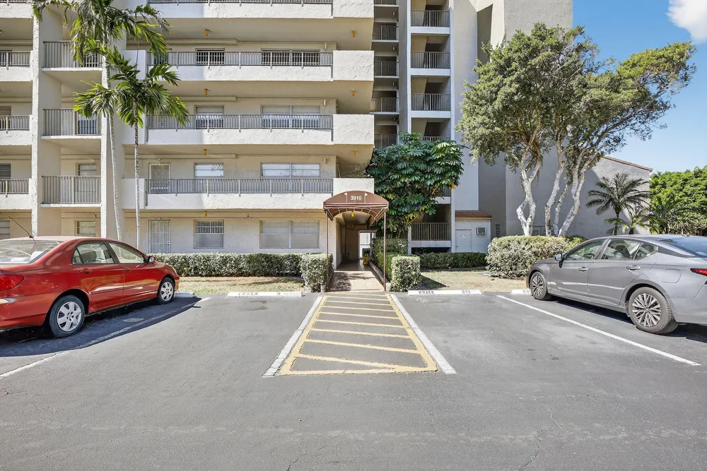 3910 Inverrary Blvd, Lauderhill, FL 33319