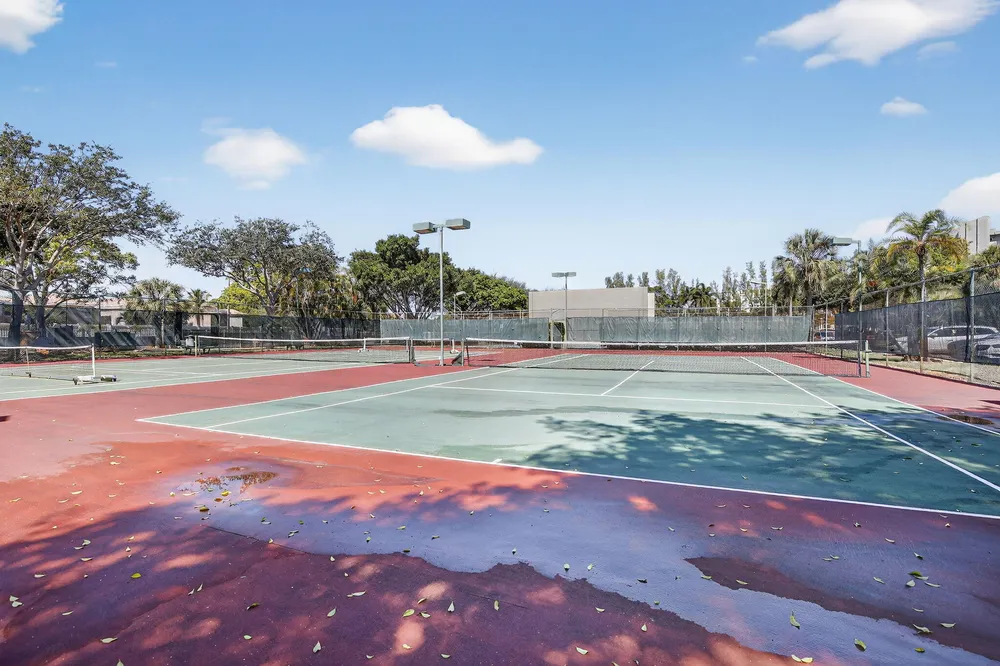 3910 Inverrary Blvd, Lauderhill, FL 33319
