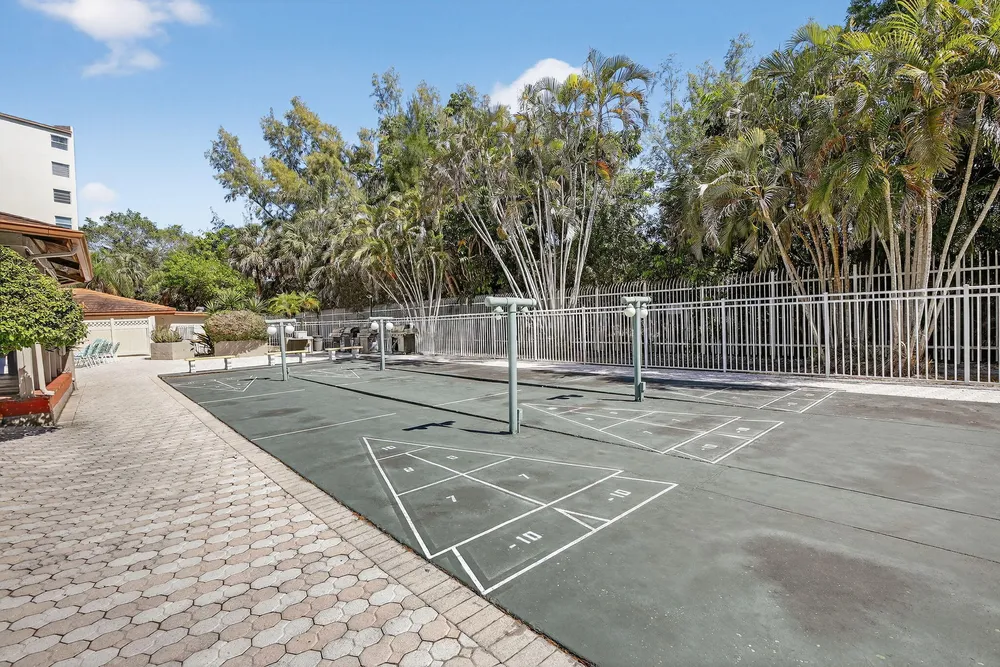 3910 Inverrary Blvd, Lauderhill, FL 33319