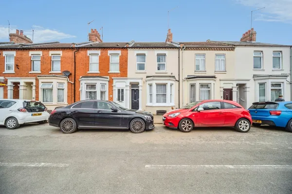 Cedar Road, NORTHAMPTON, Northamptons...
