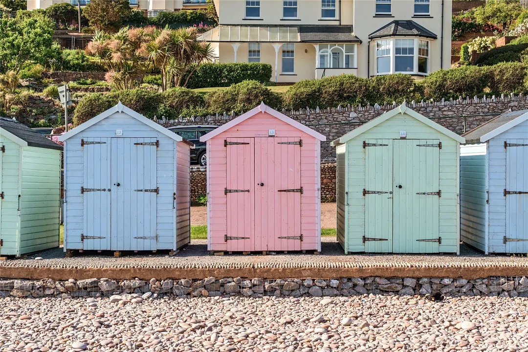 https://mr0.homeflow-assets.co.uk/files/photo/image/47470/3805/_x_/NEW220091_24.jpg
