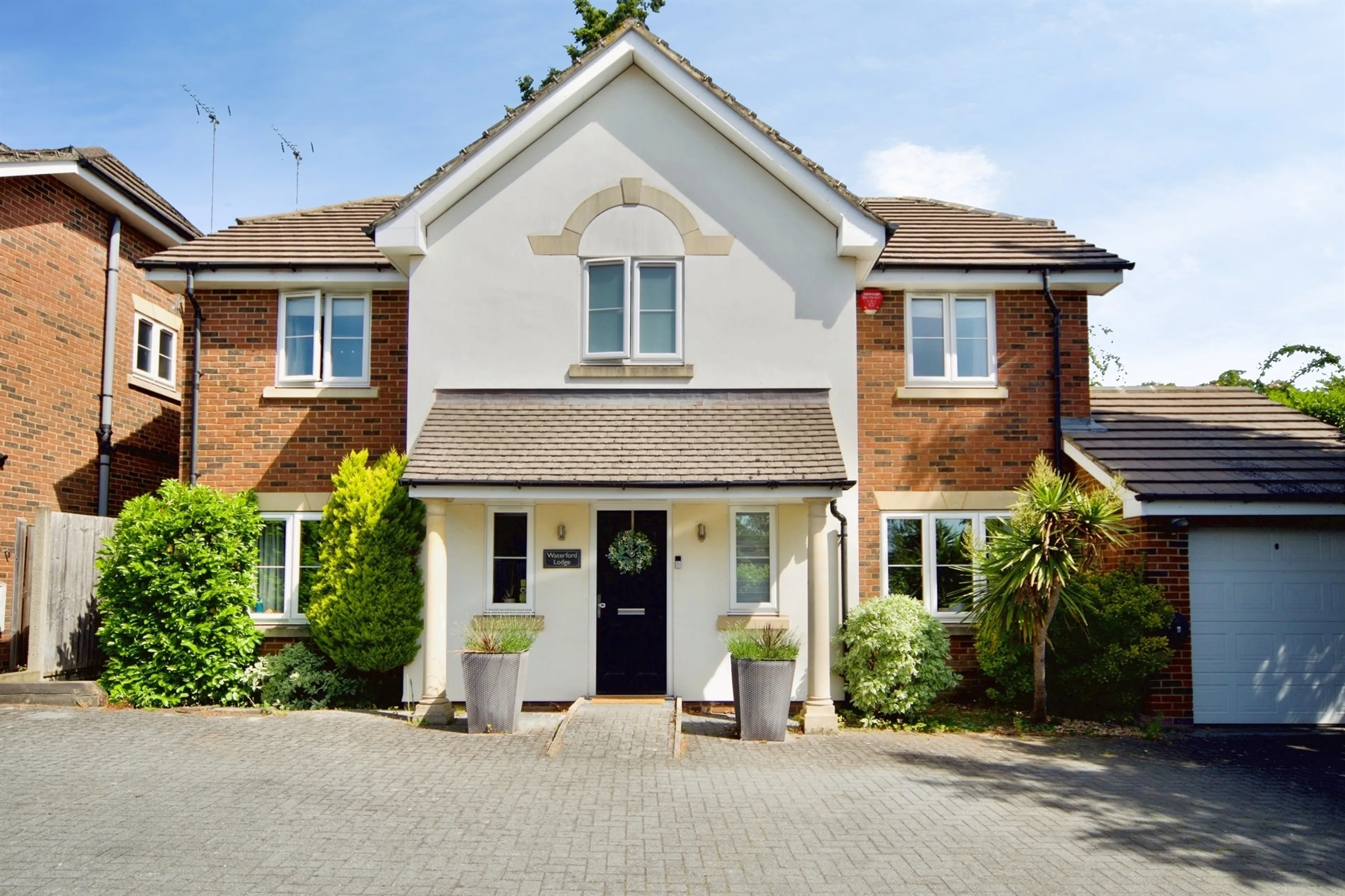 Property at Mandeville Close, Broxbourne