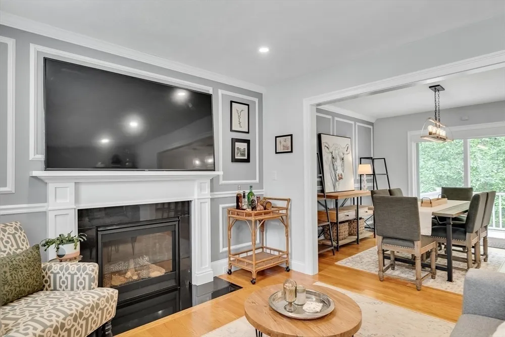 39 Staples St, Billerica, MA 01821