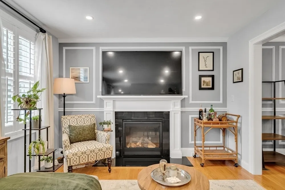 39 Staples St, Billerica, MA 01821