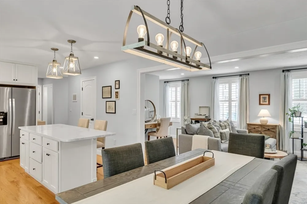 39 Staples St, Billerica, MA 01821