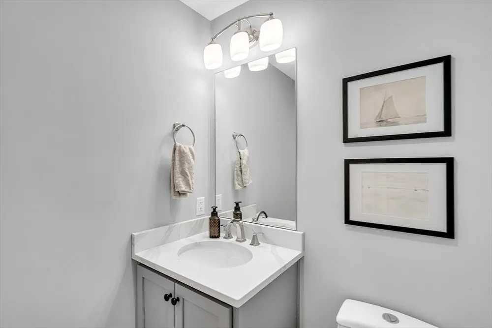 39 Staples St, Billerica, MA 01821