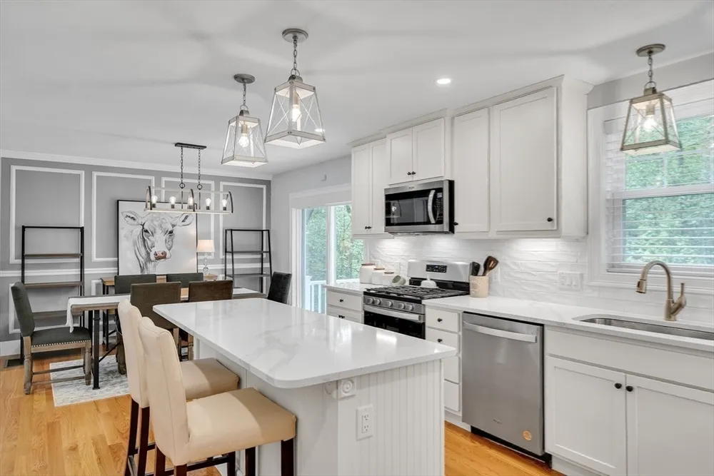 39 Staples St, Billerica, MA 01821