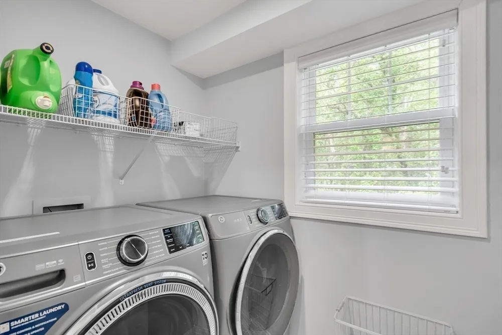 39 Staples St, Billerica, MA 01821