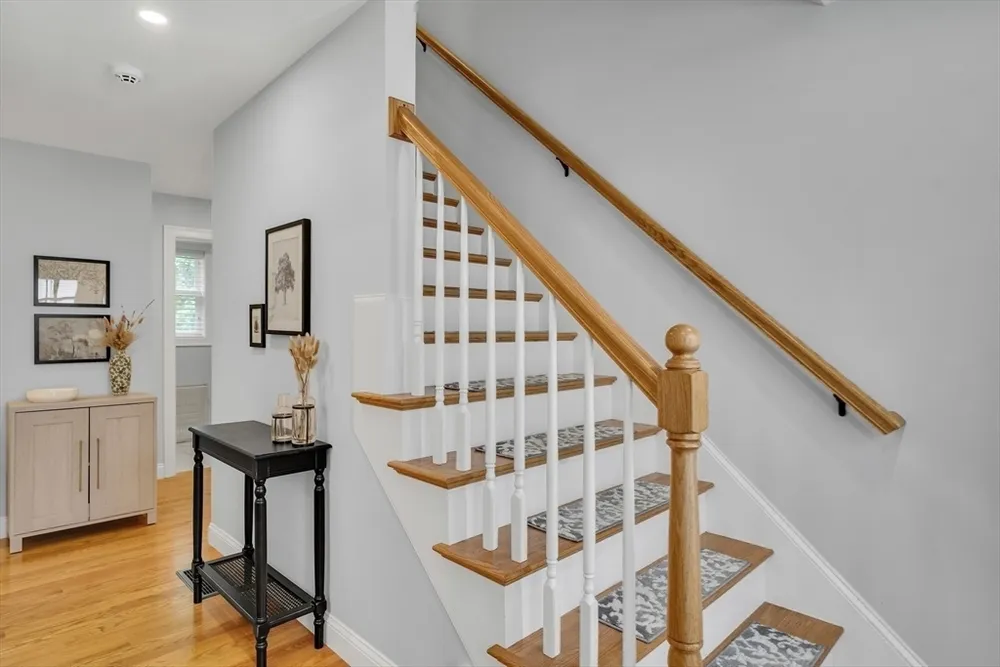 39 Staples St, Billerica, MA 01821