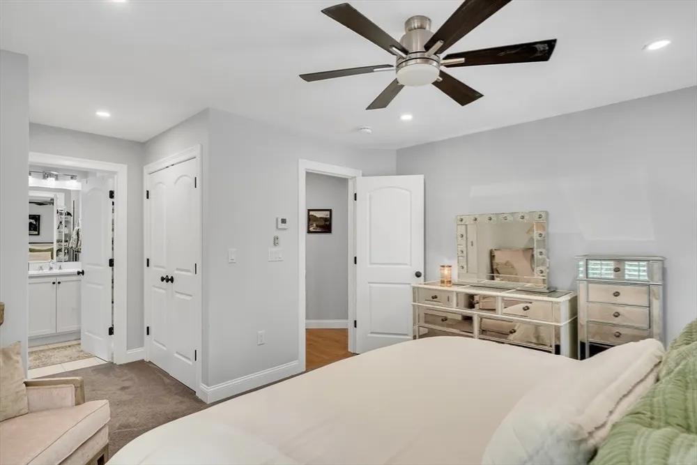 39 Staples St, Billerica, MA 01821