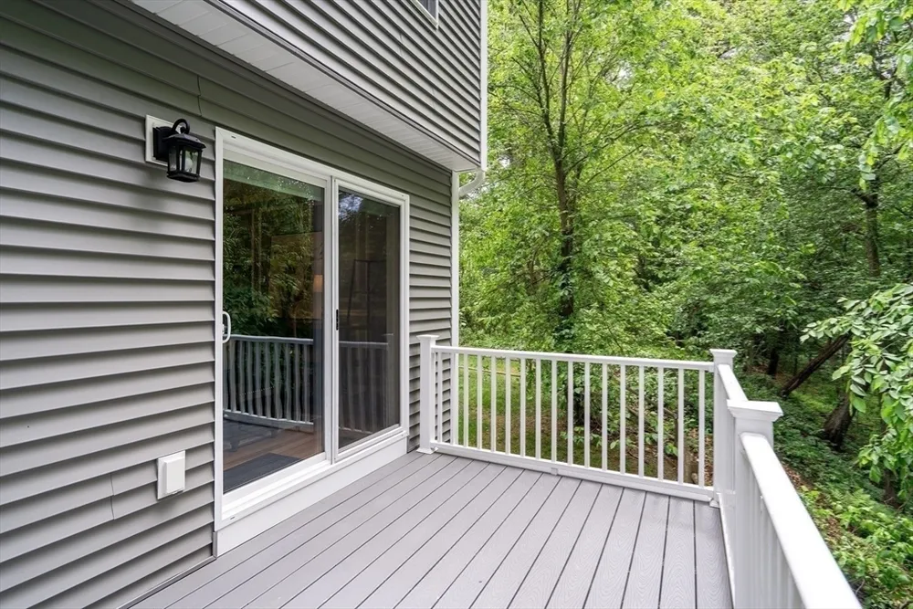 39 Staples St, Billerica, MA 01821