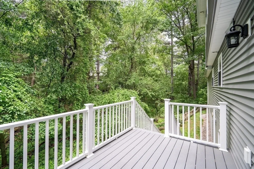 39 Staples St, Billerica, MA 01821
