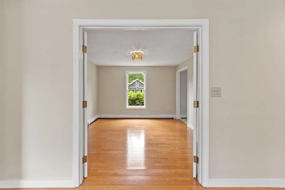 2 Rourke Ln, Lynnfield, MA 01940