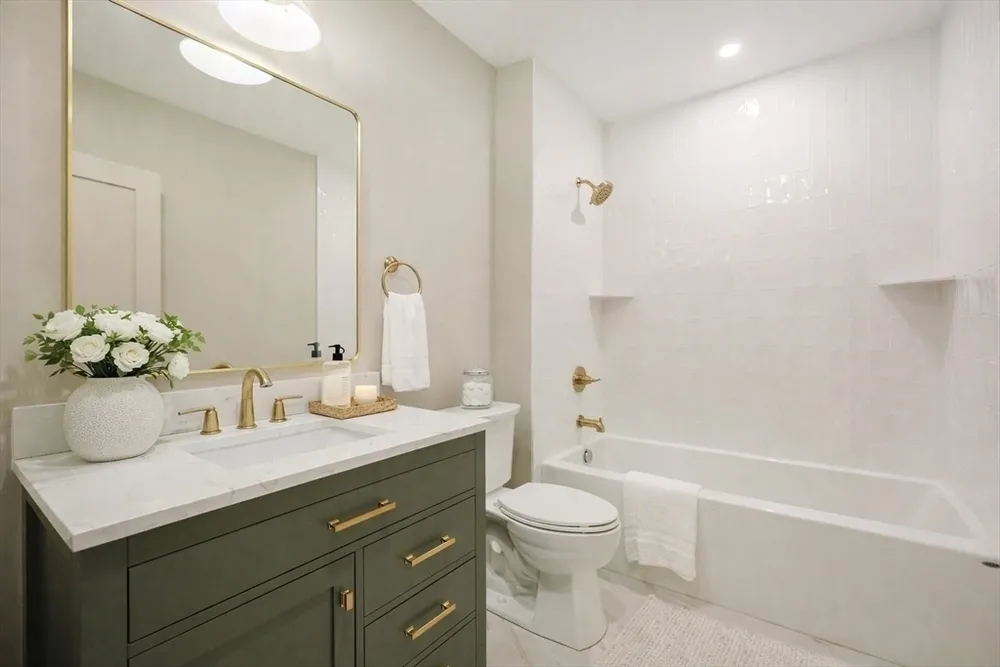 68 Rowe St, Boston, MA 02131