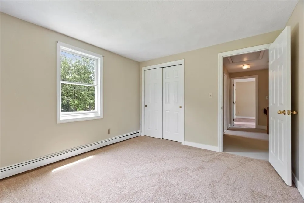2 Rourke Ln, Lynnfield, MA 01940