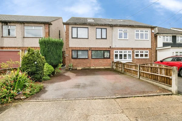 Acacia Gardens, Upminster, RM14