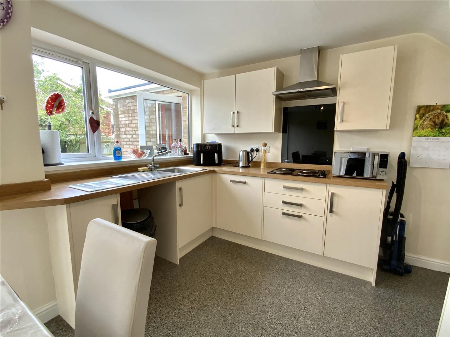 Elm Drive, Deanshanger, Milton Keynes Image 4