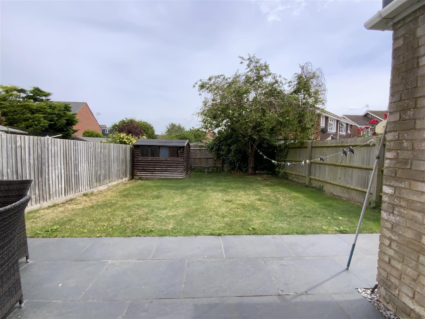 Elm Drive, Deanshanger, Milton Keynes Image 10