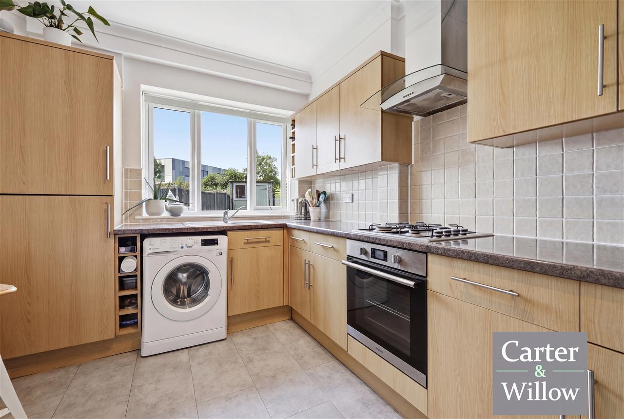 Cartwright Road, Dagenham, Essex Image 9