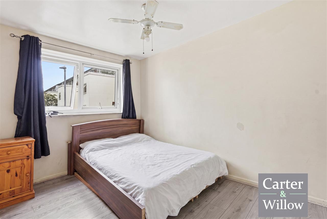 Bradwell Avenue, Essex Image 9