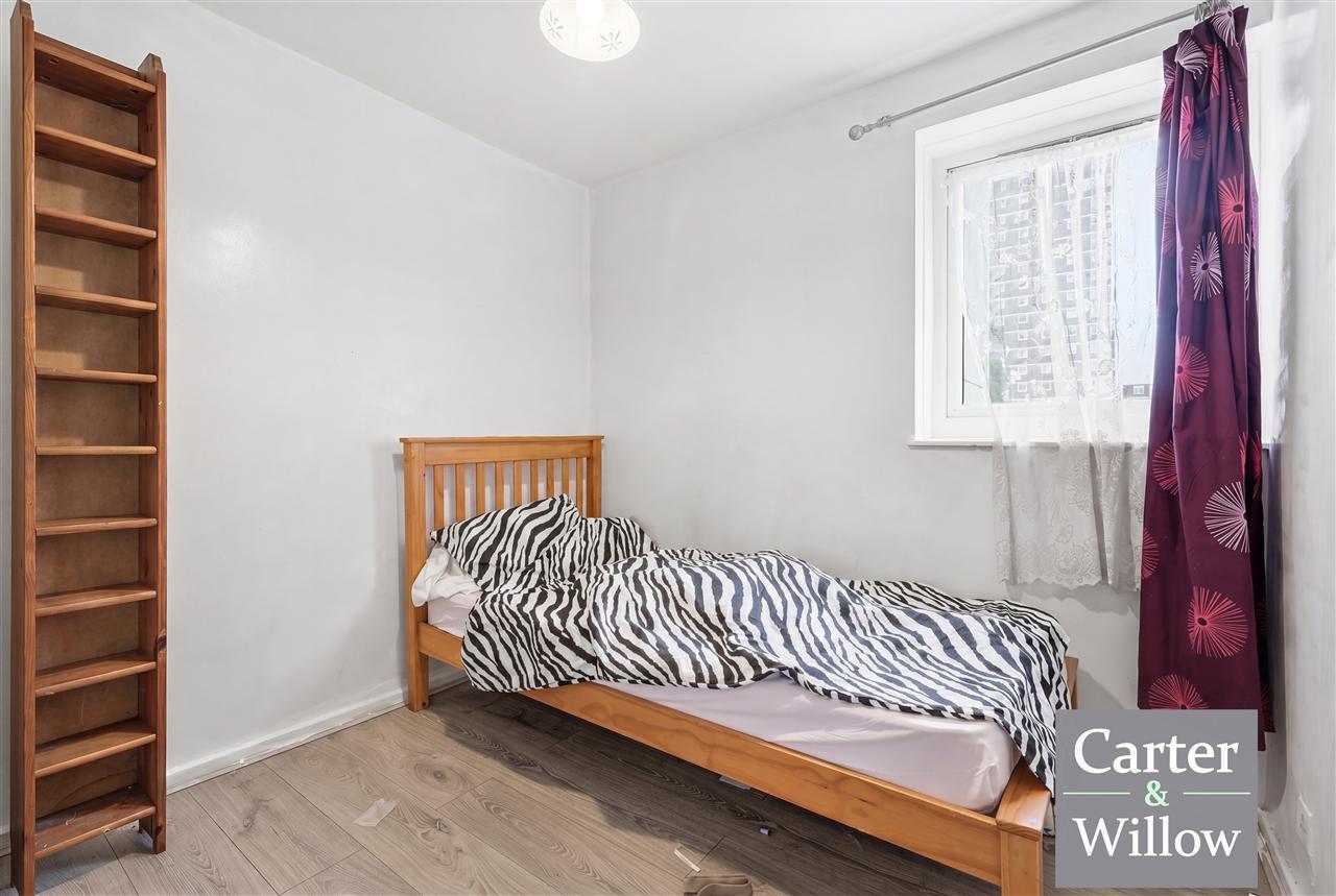 Bradwell Avenue, Essex Image 10