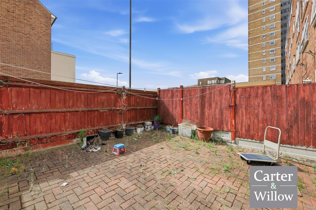 Bradwell Avenue, Essex Image 13